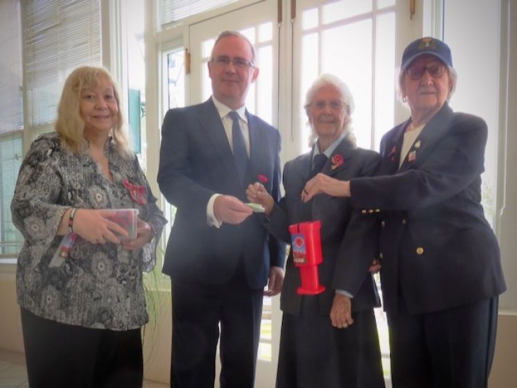 Governor Buys First Poppy of Annual Appeal